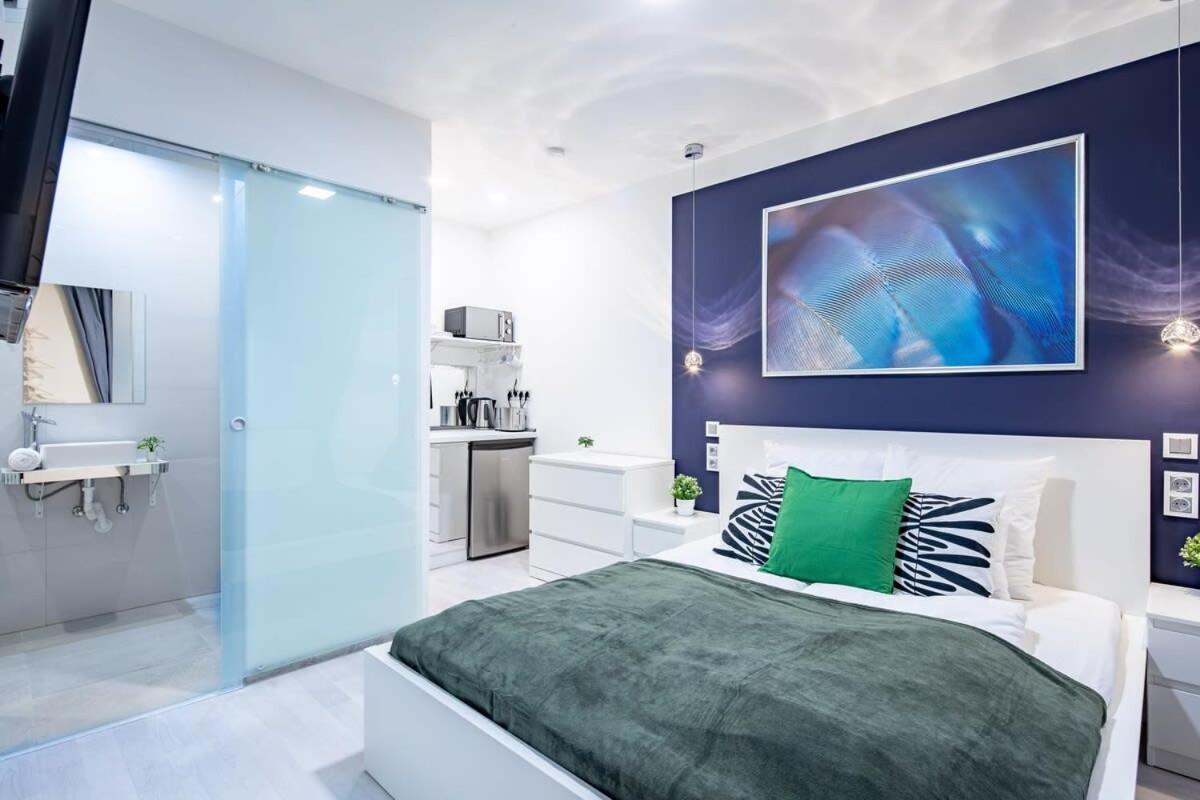 Central - New - Quiet Sleep Appartement Boedapest Buitenkant foto